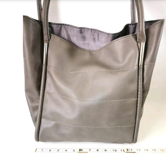 ❤Neiman Marcus Large Metallic/Gold/Gray Faux Leather Tote Bag  12" x 14"… - Picture 6 of 10